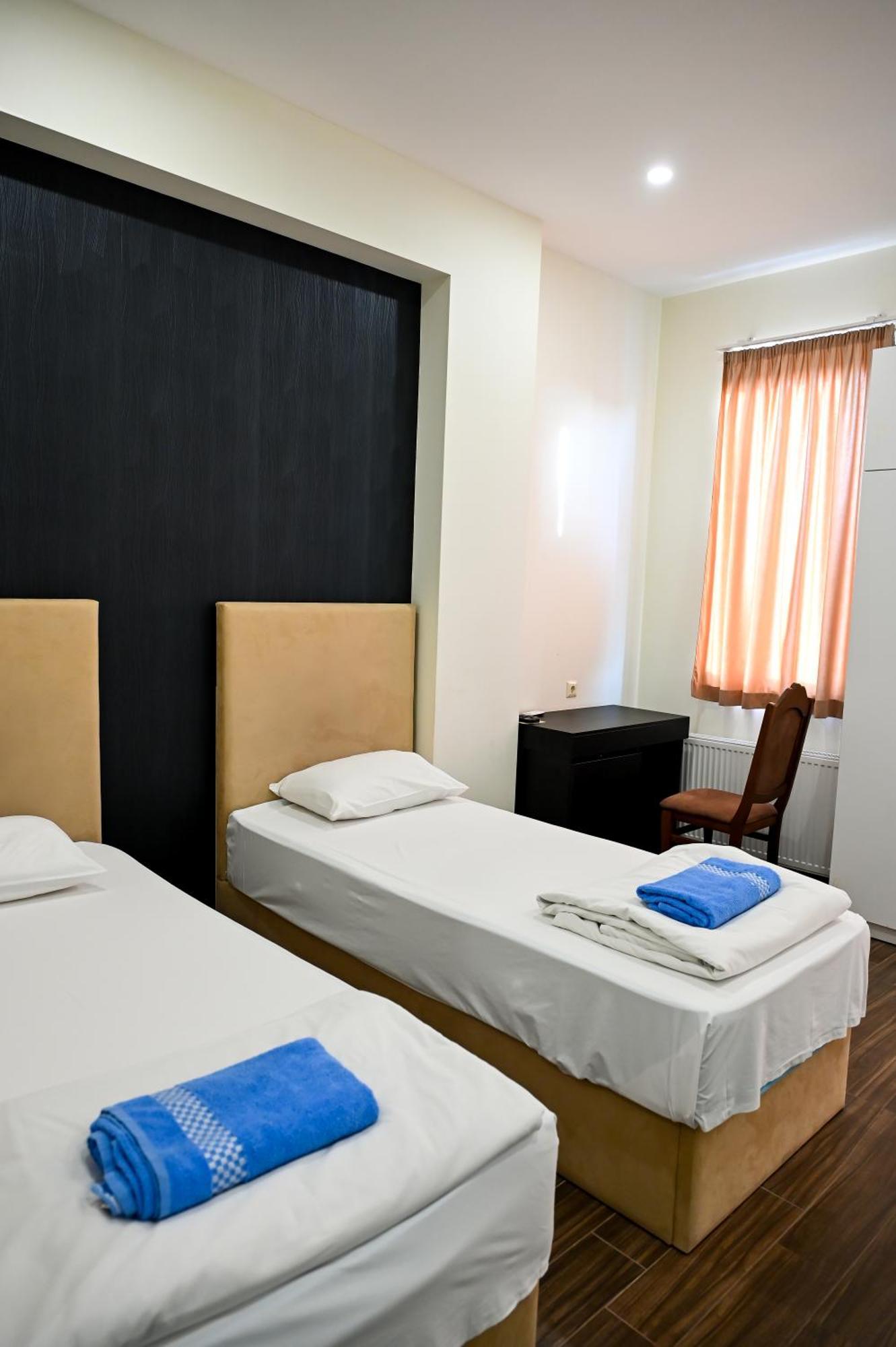 Starhostel Kutaisi Exteriör bild