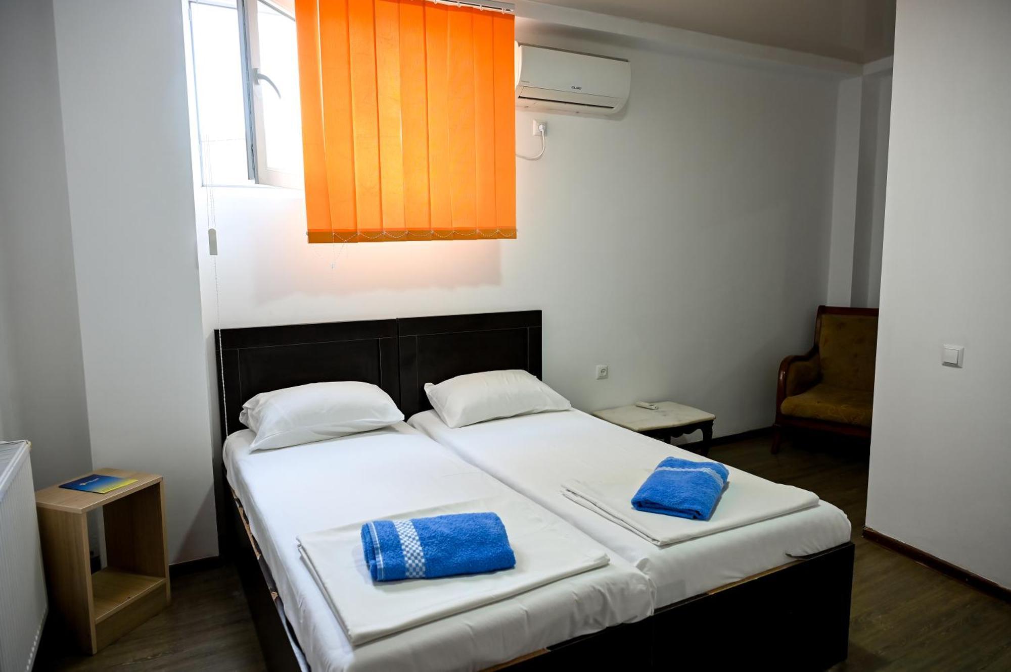 Starhostel Kutaisi Exteriör bild