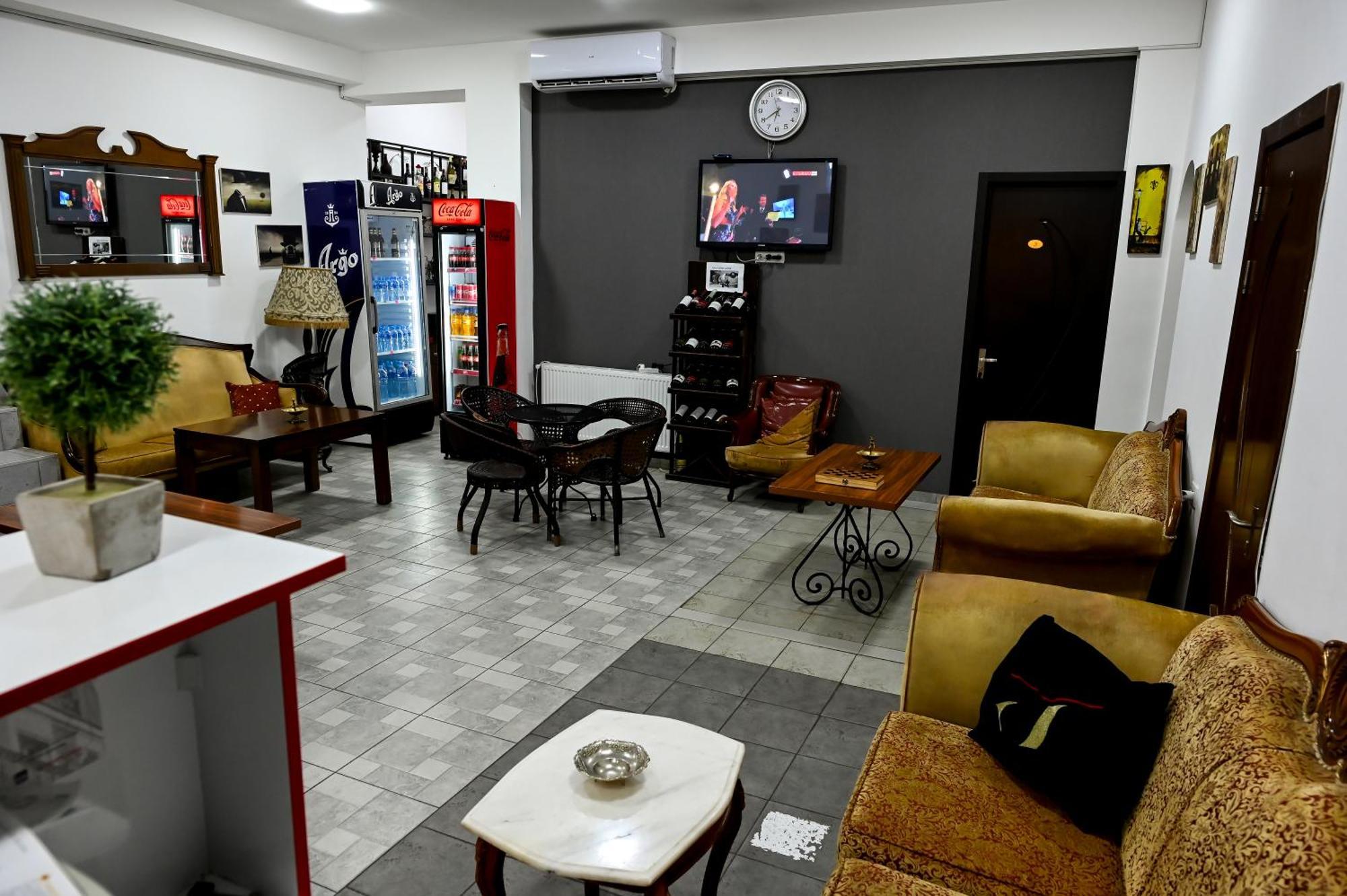 Starhostel Kutaisi Exteriör bild