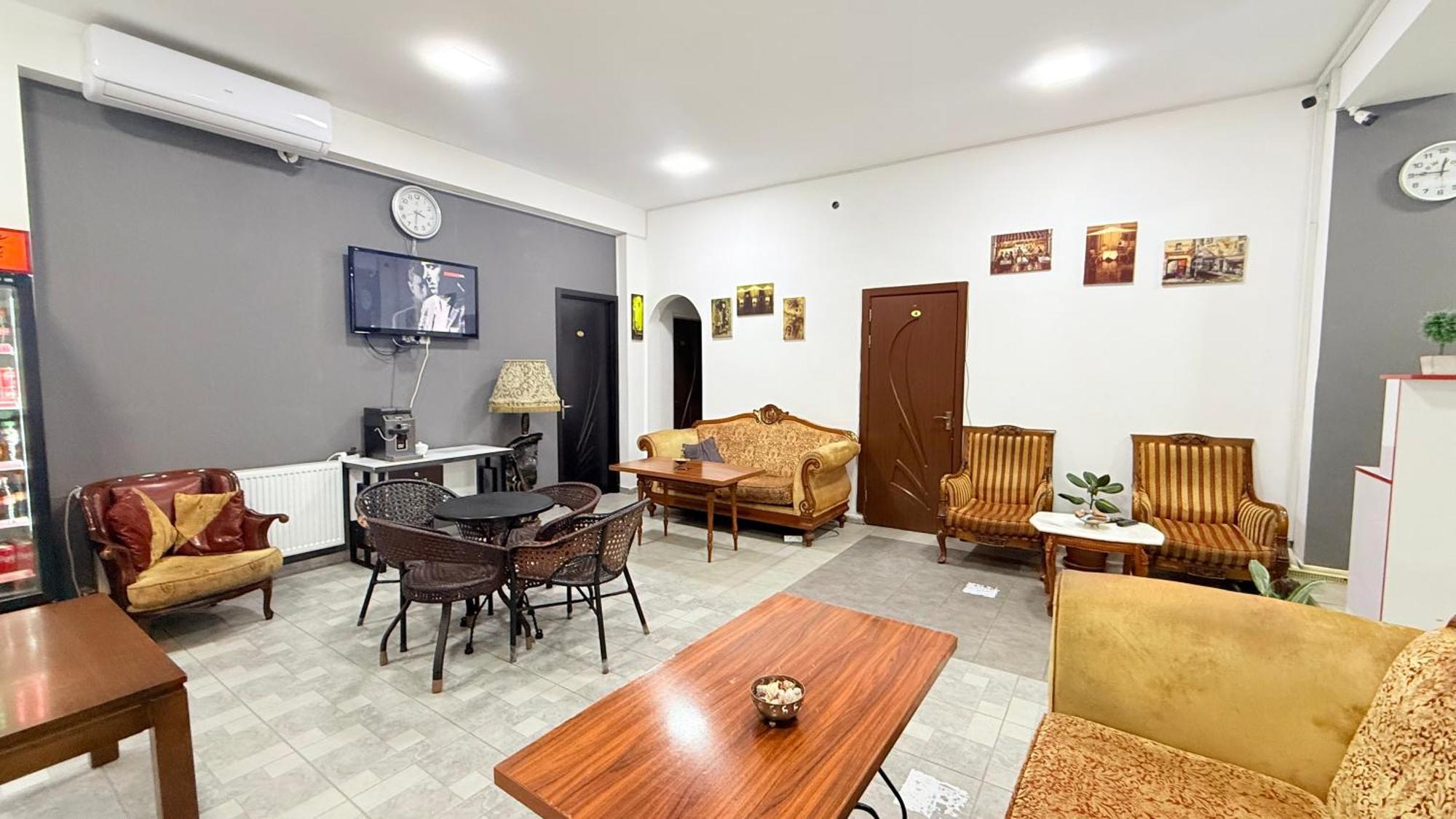 Starhostel Kutaisi Exteriör bild