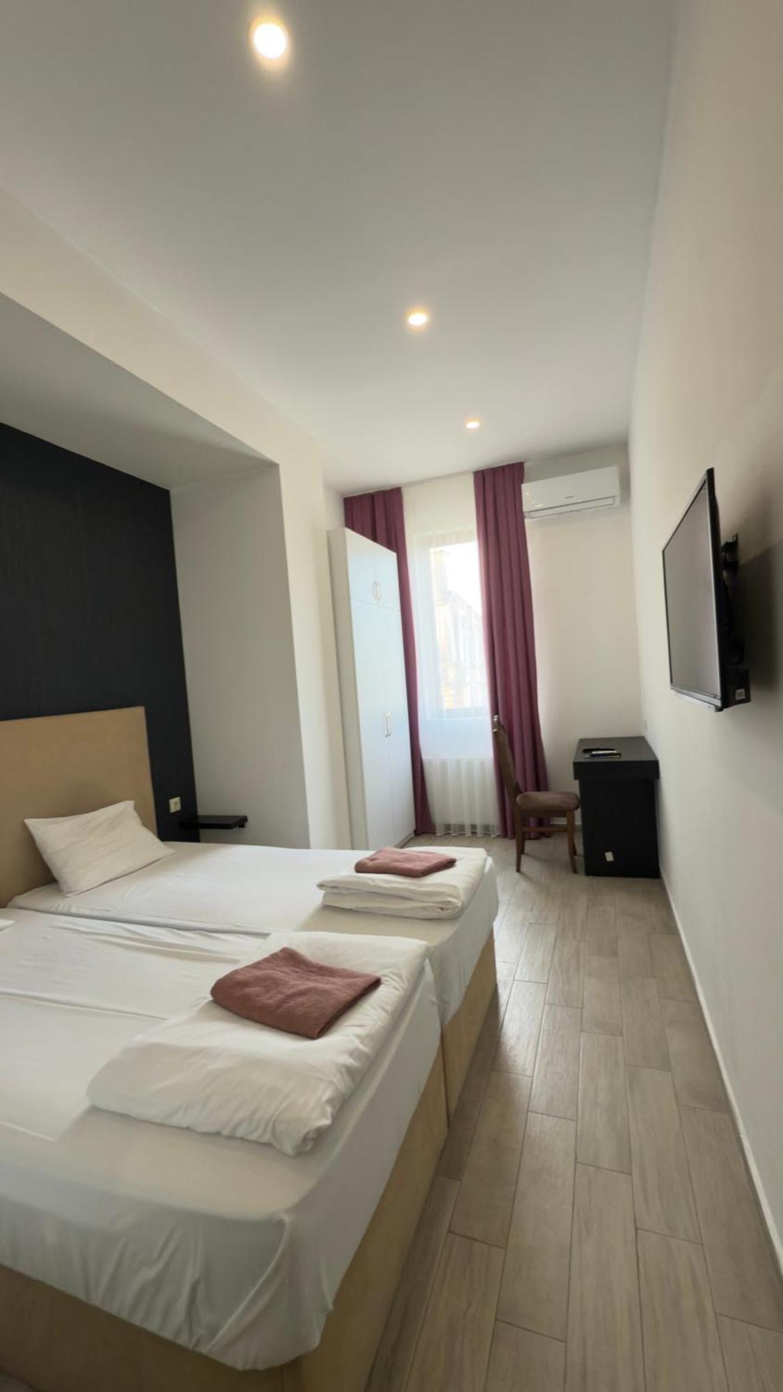 Starhostel Kutaisi Exteriör bild