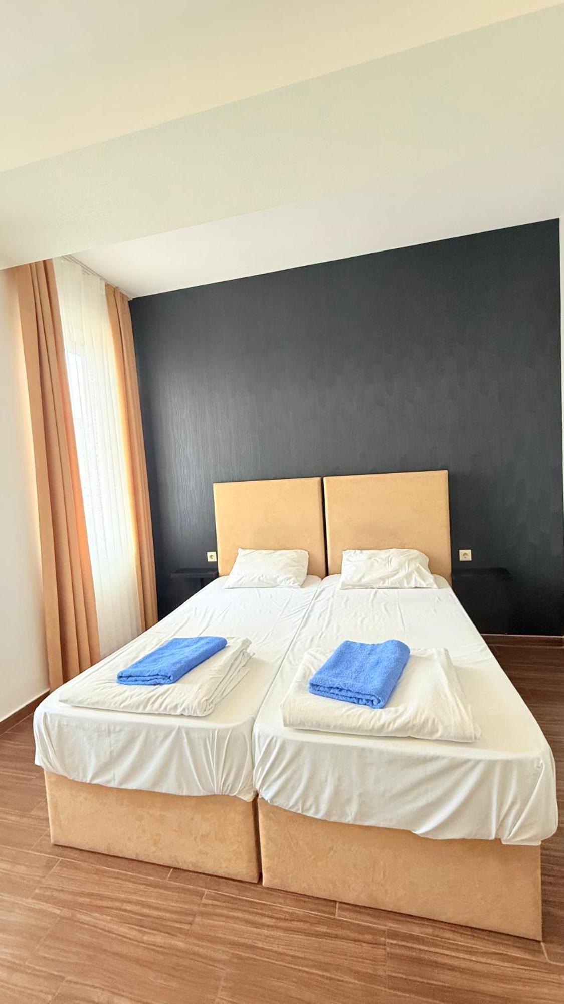 Starhostel Kutaisi Exteriör bild