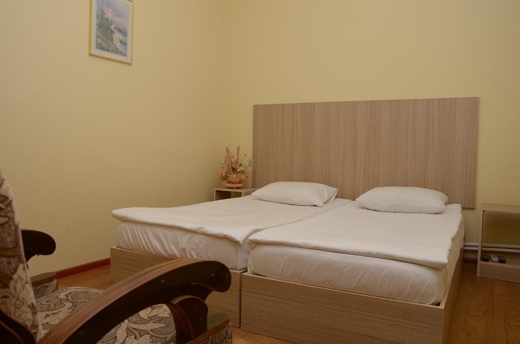 Starhostel Kutaisi Exteriör bild